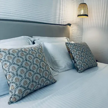 Olive And Stone Apartamento Kini